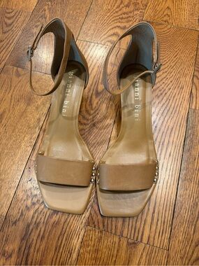 Gianni Bini neutral tan Leather kitten heel Square-Toe Ankle-Strap Heels